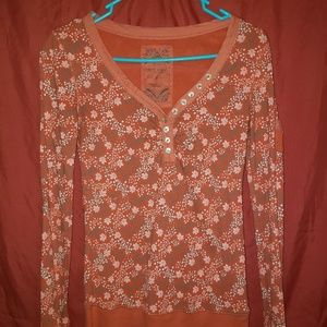 Old navy long sleeve shirt